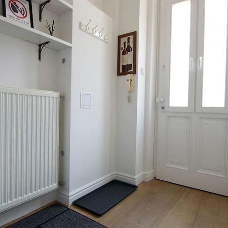 Premium Apartment By Hi5- Anker Apartment Budapest Bagian luar foto