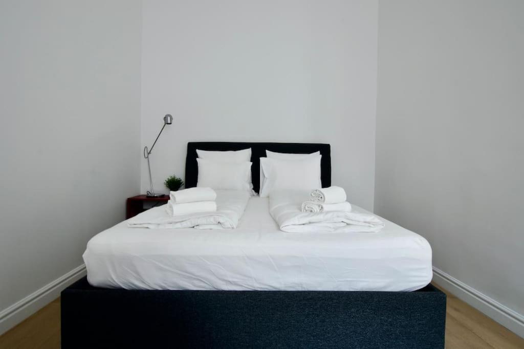 Premium Apartment By Hi5- Anker Apartment Budapest Bagian luar foto