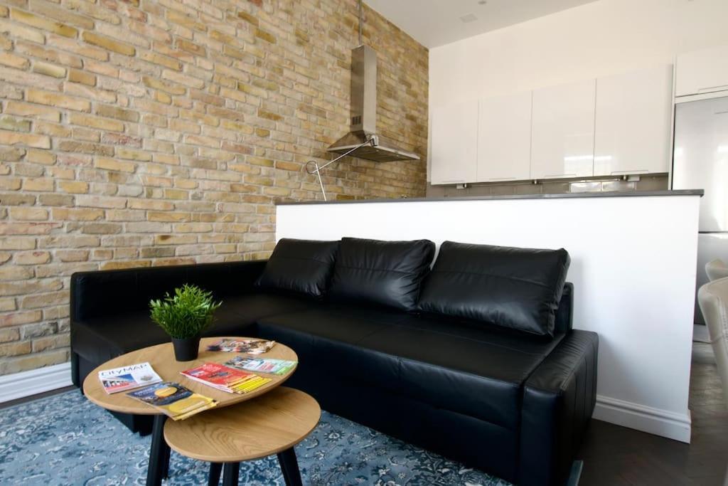 Premium Apartment By Hi5- Anker Apartment Budapest Bagian luar foto