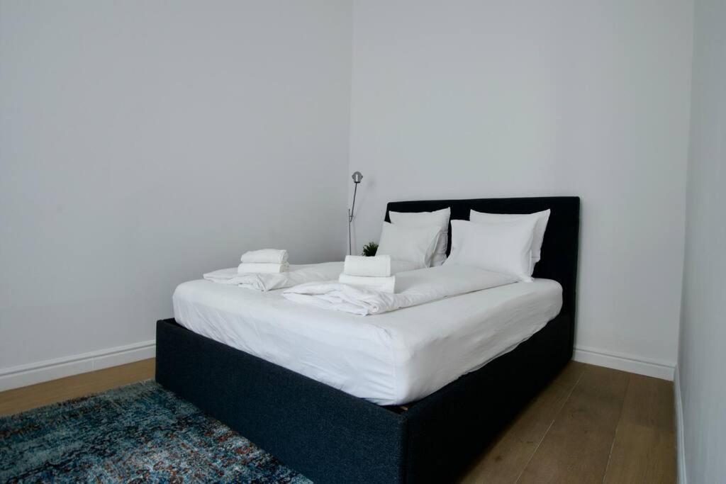 Premium Apartment By Hi5- Anker Apartment Budapest Bagian luar foto