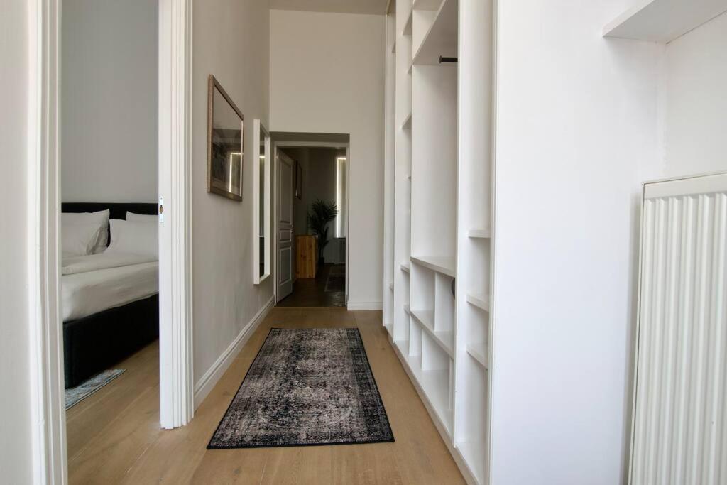 Premium Apartment By Hi5- Anker Apartment Budapest Bagian luar foto