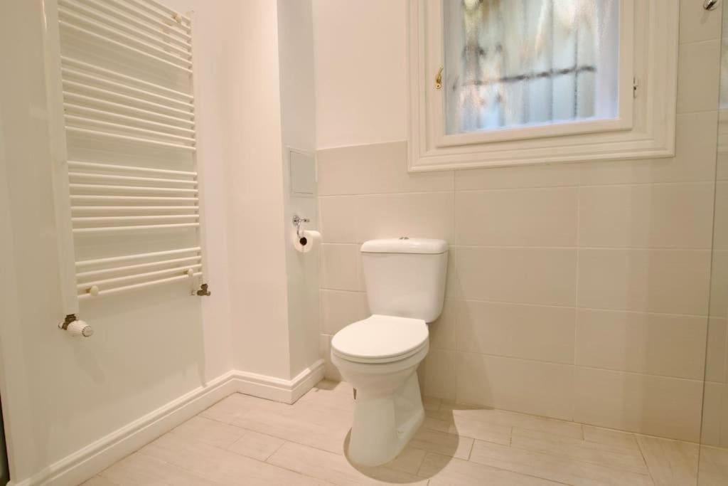 Premium Apartment By Hi5- Anker Apartment Budapest Bagian luar foto